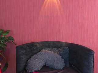 chloe-turner's CamSoda show and profile