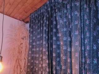 chloe-turner's CamSoda show and profile