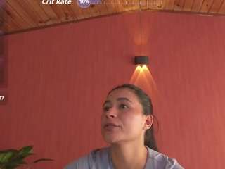 chloe-turner live profile