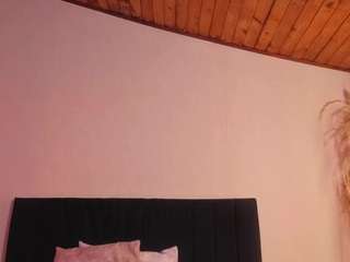 Chloe live webcam show