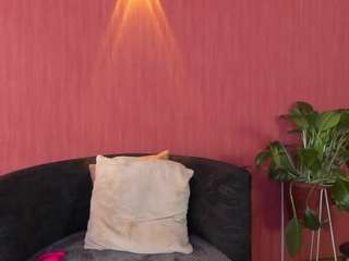Chloe live webcam show