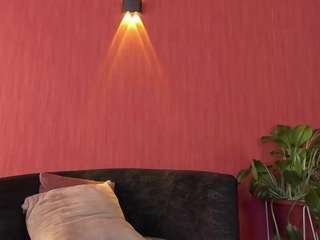 Chloe live webcam show