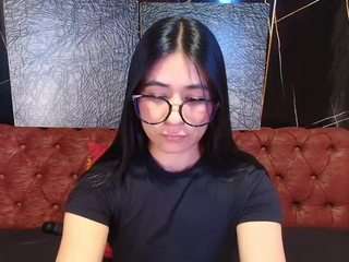 Chloe live cam preview