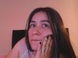 chloe-turner live