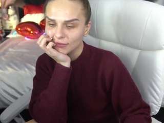 kiragrayy webcam model