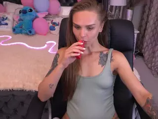KiraGrayy's Live Sex Cam Show