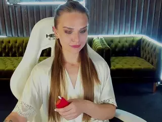 KiraGrayy's Live Sex Cam Show