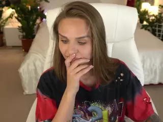 KiraGrayy's Live Sex Cam Show