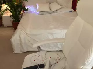 KiraGrayy's Live Sex Cam Show