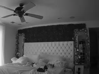 Voyeurcam-LaurenPhillips's Live Sex Cam Show