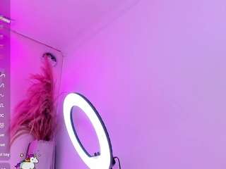 यह मॉडल अभी लाइव है. ashley-brightt