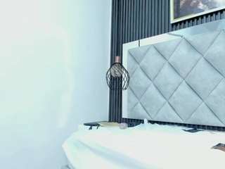 slut-milf webcam model