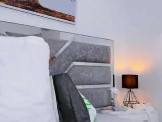 slut-milf live cam profile