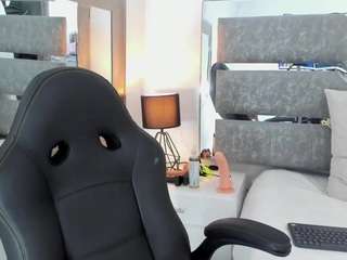 slut-milf's CamSoda show and profile