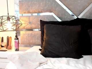 Slut-milf live webcam show