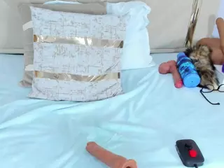 Slut-milf's Live Sex Cam Show