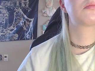 cherribomb1999's CamSoda show and profile