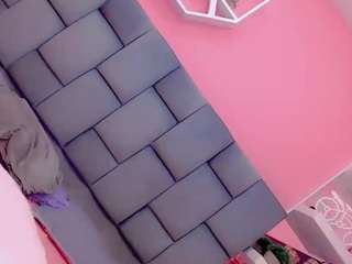 dafnne-gill Live Webcam on CamSoda
