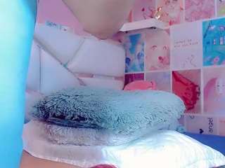 dafnne-gill Webcam Model Profile