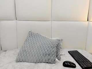 dafnne-gill Live Webcam on CamSoda