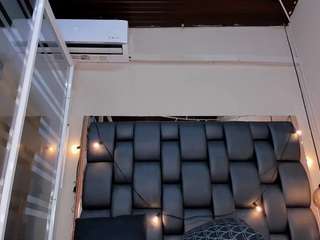 lady-30 webcam