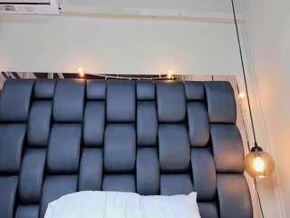 lady-30 webcam