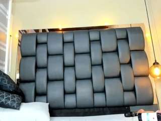 lady-30 webcam model