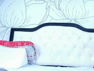 lady-30 webcam