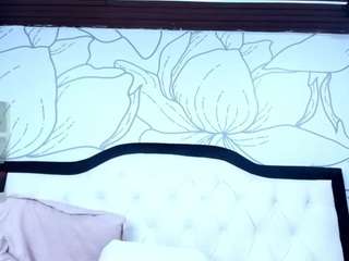 lady-30 live webcam show