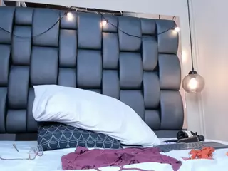 lady-30's Live Sex Cam Show