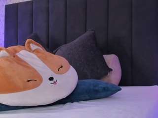 scarlett-vegga, female webcam model,  years old, on live webcam