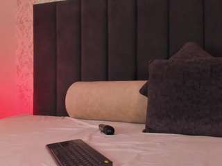 le modèle scarlett-vegga est en webcam porno dans un show sur le site camsoda, il possède les tags suivants: ahegao,pussy,nasty,natural,nature,no smoking,orgasm,panties,pantyhose,petite,pov,red hair,latina,sexy,squirt,striptease,teen 18,thin,tittyfuck,twerk