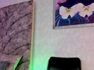 veronica-olson's CamSoda show and profile