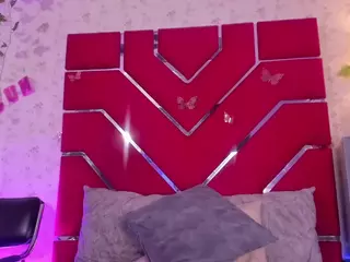 veronica-olson's Live Sex Cam Show