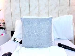  laurasmith-1 chat room