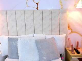  laurasmith-1 chat room