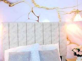  laurasmith-1 chat room