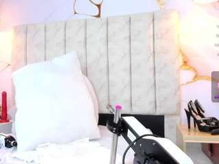  laurasmith-1 chat room