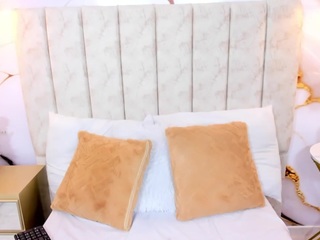 laurasmith-1's CamSoda show and profile