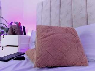 laurasmith-1 live webcam show