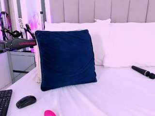 Laura Smith live cam preview