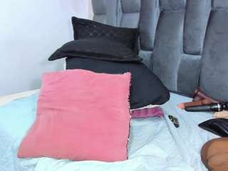 le modèle wendy-lovex est en webcam porno dans un show sur le site camsoda, il possède les tags suivants: anal,naked,young adult,teen (18+),squirter,spank,smoking,sex toys,red hair,pussy,public,no drinking,ass,natural,lush,dildo,asshole,blowjob,brown eyes,handjob