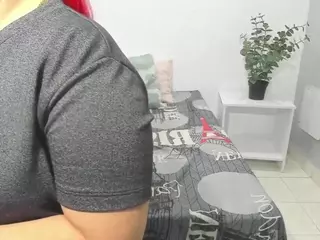 naughtymilfgela's Live Sex Cam Show