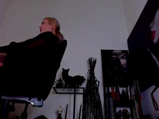 demisweet's CamSoda show and profile