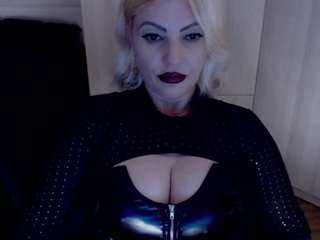 Live cam show with MistressDemiSweet