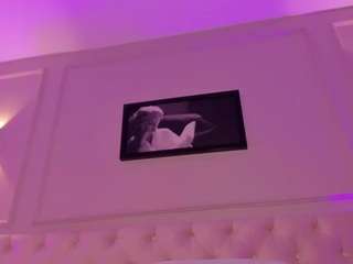 anniemartinezz Live Webcam on CamSoda