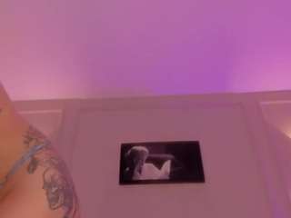 anniemartinezz Live Webcam on CamSoda