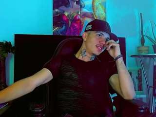 hannilest's CamSoda show and profile