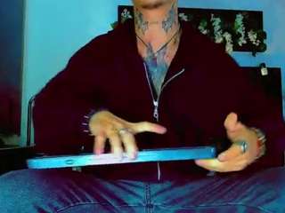 hannilest's CamSoda show and profile