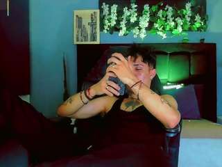 Hannilest's cam show statistics and live stream